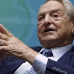 George Soros – Nắm rõ tâm lý bầy đàn, ông đã làm chao đảo hàng loạt các nền kinh tế khổng lồ.