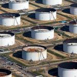 Thỏa thuận giảm sản lượng của OPEC không đủ để xả dầu tồn kho