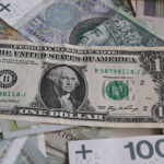Đồng USD tăng giá nhờ số liệu kinh tế Mỹ khởi sắc
