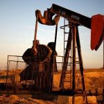 Giá dầu hồi phục khi trữ lượng dầu thô Mỹ giảm vượt kỳ vọng