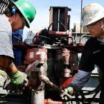 Giá dầu kết thúc tuần tăng giảm đan xen trước thềm họp nhóm OPEC