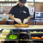 Từ chiếc bánh kẹp Subway 5 USD tới bi kịch của các hãng fast-food